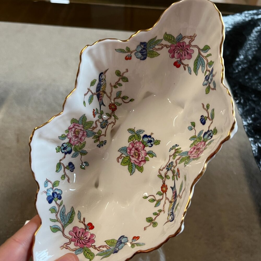 Aynsley Pembroke‎ Shell Shaped large Footed Trinket Dish - Bone China (Like new)